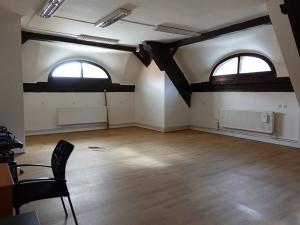 Pronájem kanceláře, Mikulov, Kostelní nám., 82 m2