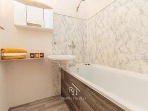 Prodej bytu 2+kk, Slaný, Arbesova, 54 m2