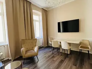 Prodej bytu 2+kk, Karlovy Vary, Zámecký vrch, 42 m2