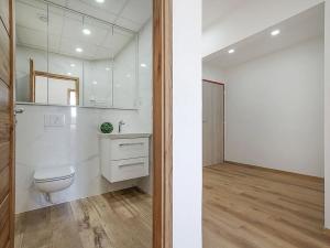 Pronájem bytu 2+kk, Hluboká nad Vltavou, Nerudova, 47 m2