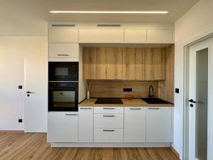 Prodej bytu 4+kk, Liberec, Dobiášova, 75 m2