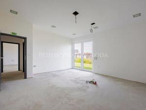 Prodej vícegeneračního domu, Milovice, Lesní, 423 m2