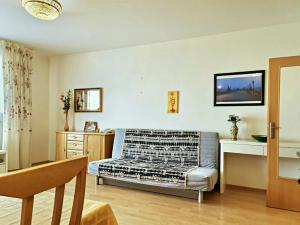 Pronájem bytu 1+kk, Praha - Kunratice, Za valem, 38 m2