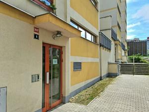 Pronájem bytu 1+kk, Praha - Kunratice, Za valem, 38 m2
