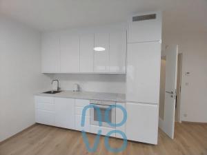 Pronájem bytu 2+kk, Praha - Libeň, Vojenova, 60 m2