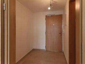Pronájem bytu 1+kk, Praha - Hloubětín, Poděbradská, 32 m2
