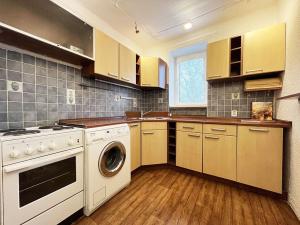 Prodej bytu 3+kk, Praha - Prosek, Letňanská, 77 m2