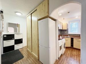 Prodej bytu 3+kk, Praha - Prosek, Letňanská, 77 m2