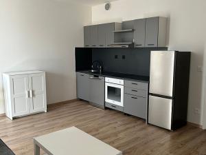 Pronájem bytu 1+kk, Praha - Kbely, Sedlářova, 33 m2