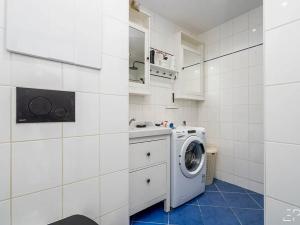 Pronájem bytu 2+kk, Praha - Bohnice, Poznaňská, 47 m2