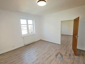 Pronájem bytu 2+1, Liberec, U Sirotčince, 58 m2