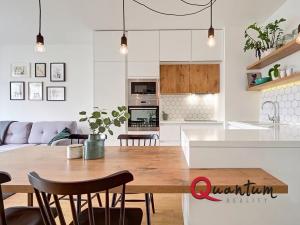 Pronájem bytu 2+kk, Praha - Holešovice, V háji, 56 m2