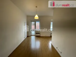 Pronájem bytu 1+kk, Praha - Smíchov, Moulíkova, 29 m2