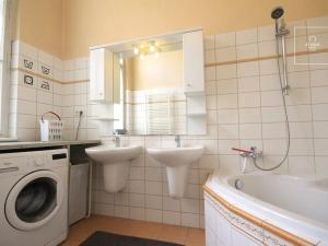 Pronájem bytu 3+1, Praha - Staré Město, Valentinská, 120 m2