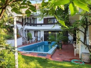Pronájem bytu 1+kk, Praha - Hlubočepy, Pod Ateliéry, 60 m2