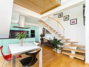 Prodej bytu 3+kk, Praha - Smíchov, Kobrova, 183 m2