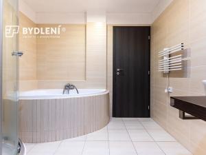 Prodej bytu 3+1, Teplice, Antonína Sochora, 71 m2