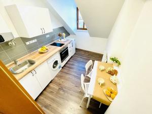 Pronájem bytu 1+1, Jihlava, Kosmákova, 45 m2