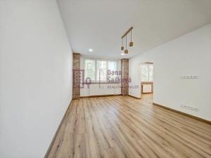 Pronájem bytu 2+1, Jindřichův Hradec, sídliště Vajgar, 57 m2