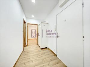 Pronájem bytu 2+1, Jindřichův Hradec, sídliště Vajgar, 57 m2