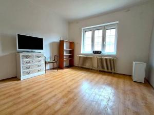 Pronájem bytu 3+1, Praha - Vokovice, V středu, 85 m2