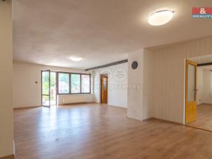 Prodej rodinného domu, Nepomyšl, 410 m2
