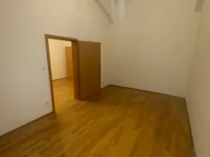 Pronájem bytu 3+1, Praha - Nové Město, Na Moráni, 70 m2