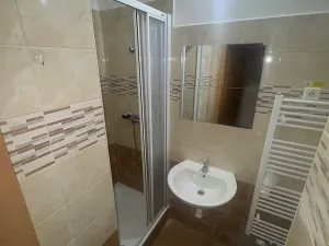 Pronájem bytu 3+1, Praha - Nové Město, Na Moráni, 70 m2
