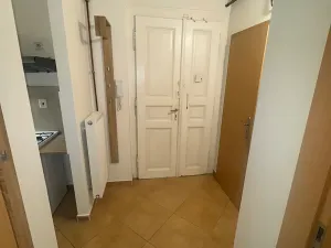 Pronájem bytu 3+1, Praha - Nové Město, Na Moráni, 70 m2