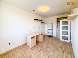 Pronájem bytu 3+1, Praha - Kobylisy, Kaňkovského, 72 m2