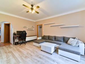 Prodej bytu 4+1, Sokolov, Heyrovského, 91 m2