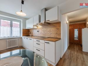 Prodej bytu 2+1, Karlovy Vary - Dvory, Lipová, 57 m2