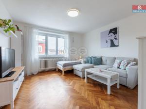 Prodej bytu 2+1, Karlovy Vary - Dvory, Lipová, 57 m2