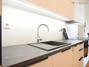 Pronájem bytu 2+kk, Brno, Antonína Slavíka, 52 m2