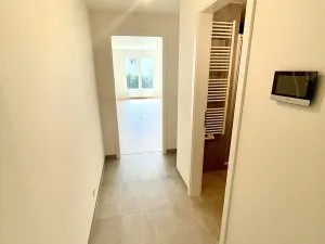 Prodej bytu 1+kk, Praha - Hostavice, Českobrodská, 31 m2