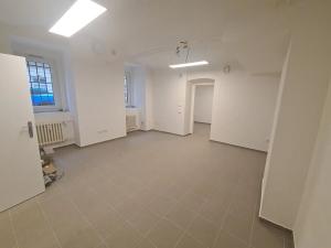 Pronájem obchodního prostoru, Praha - Smíchov, Holečkova, 75 m2