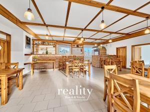 Prodej ubytování, Jevišovice, 1530 m2