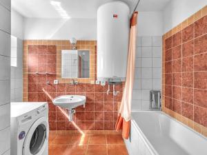 Prodej rodinného domu, Meziměstí, 300 m2