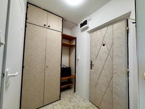 Pronájem bytu 1+kk, Pardubice, Brožíkova, 38 m2