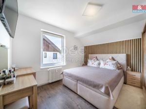 Prodej bytu 3+1, Hrádek, Družstevní, 73 m2
