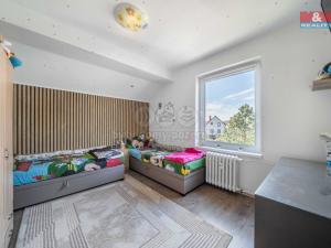 Prodej bytu 3+1, Hrádek, Družstevní, 73 m2