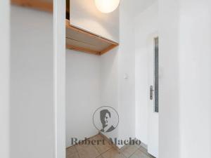 Pronájem bytu 2+kk, Praha - Vršovice, Rybalkova, 50 m2