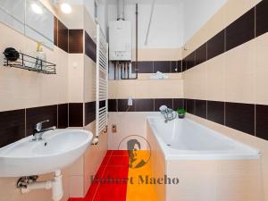 Pronájem bytu 2+kk, Praha - Vršovice, Rybalkova, 50 m2