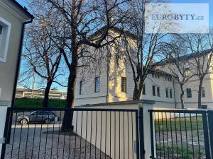 Pronájem bytu 1+kk, Praha - Vršovice, Bartoškova, 28 m2