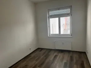 Pronájem bytu 4+kk, Praha - Žižkov, Jeseniova, 87 m2