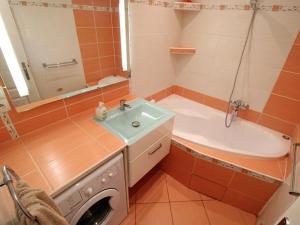 Prodej bytu 2+1, Praha - Kobylisy, Hlaváčova, 61 m2