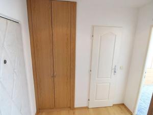 Prodej bytu 2+1, Praha - Kobylisy, Hlaváčova, 61 m2
