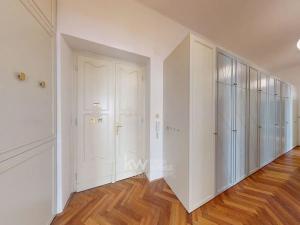 Pronájem bytu 2+1, Praha - Nové Město, Růžová, 104 m2