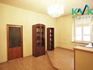 Pronájem bytu 2+1, Karlovy Vary, Foersterova, 86 m2