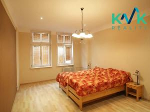 Pronájem bytu 2+1, Karlovy Vary, Foersterova, 86 m2